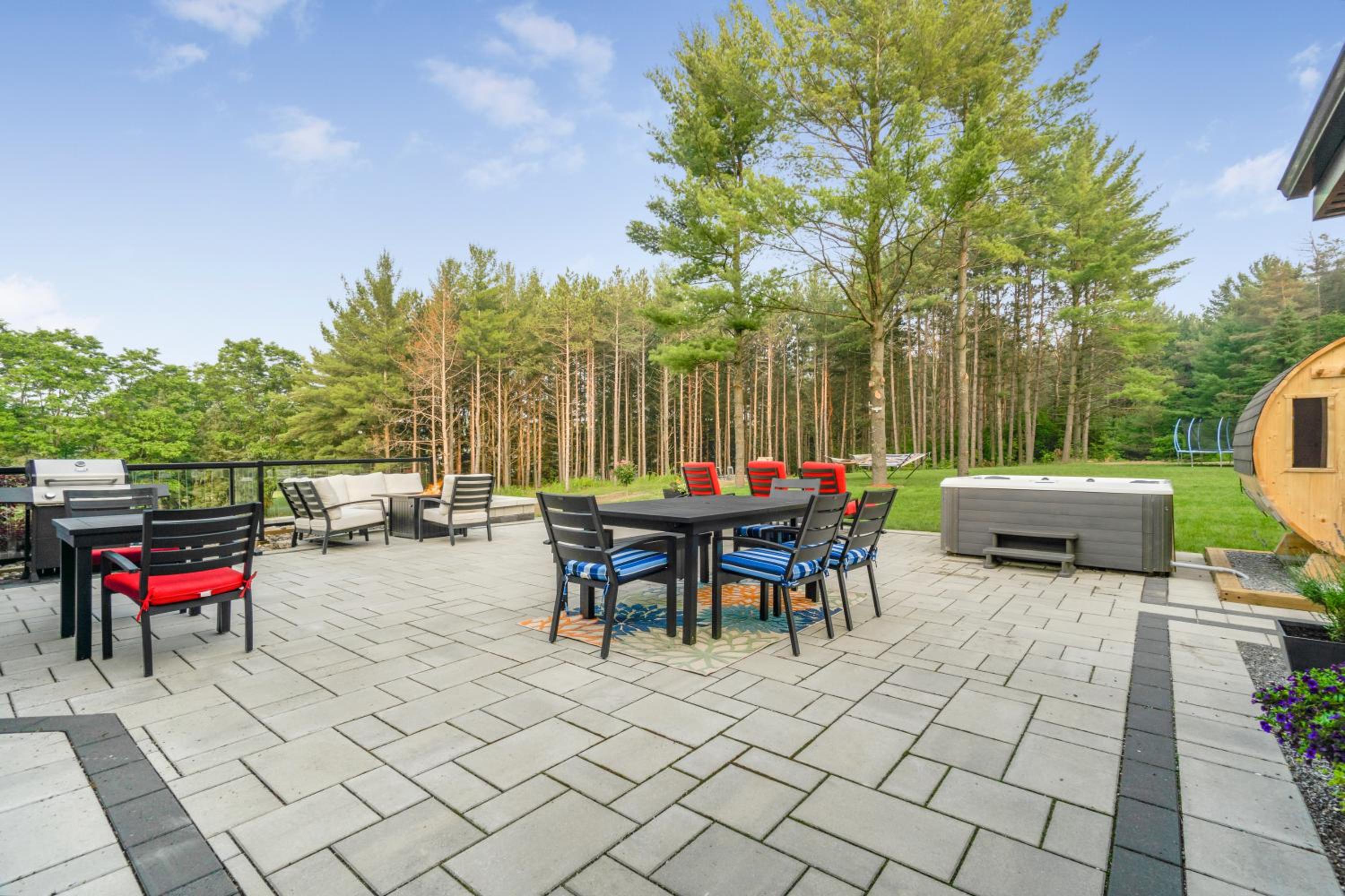 Relaxing Chalet Retreat at Sharon, ON
