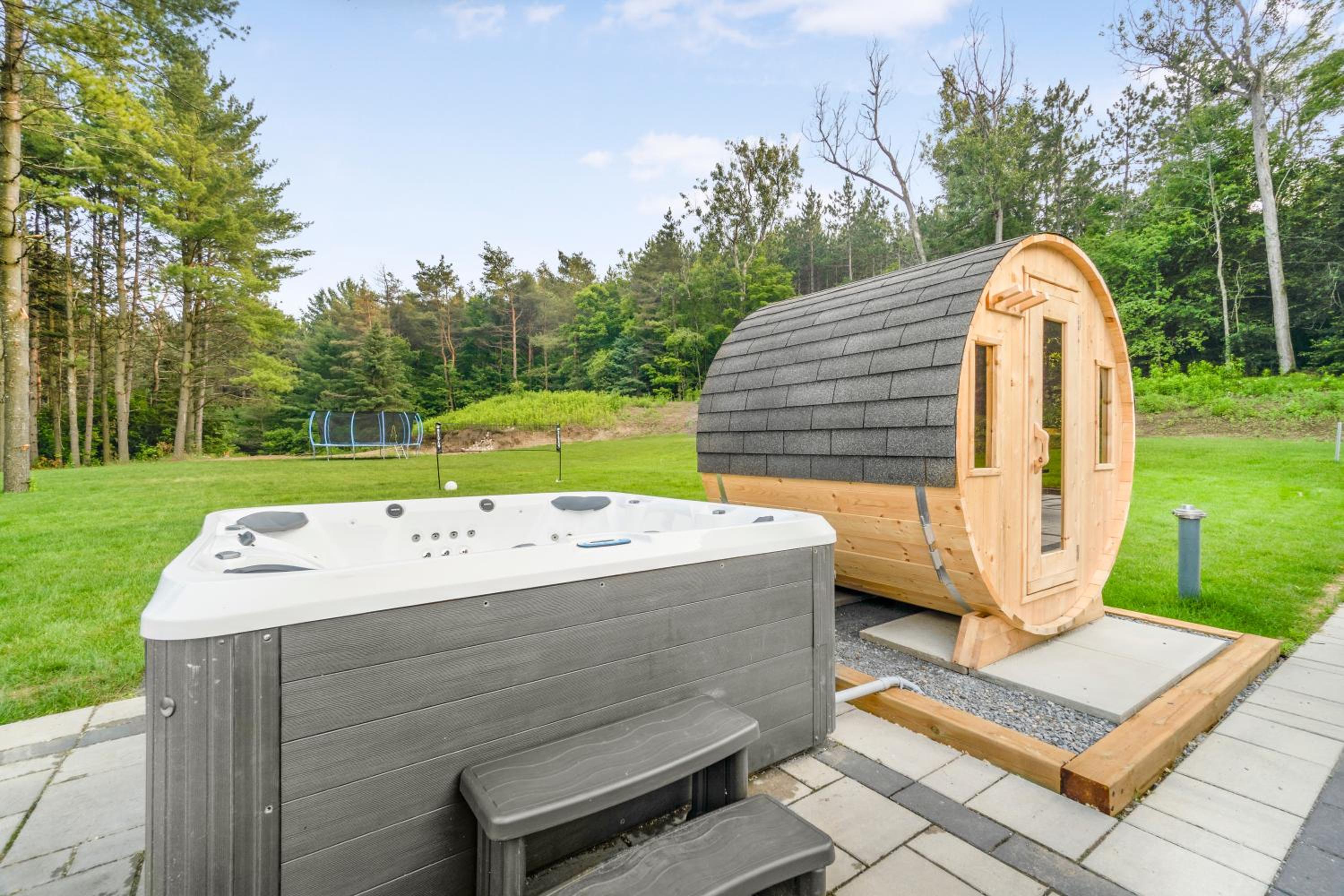 Relaxing Chalet Retreat at Sharon, ON