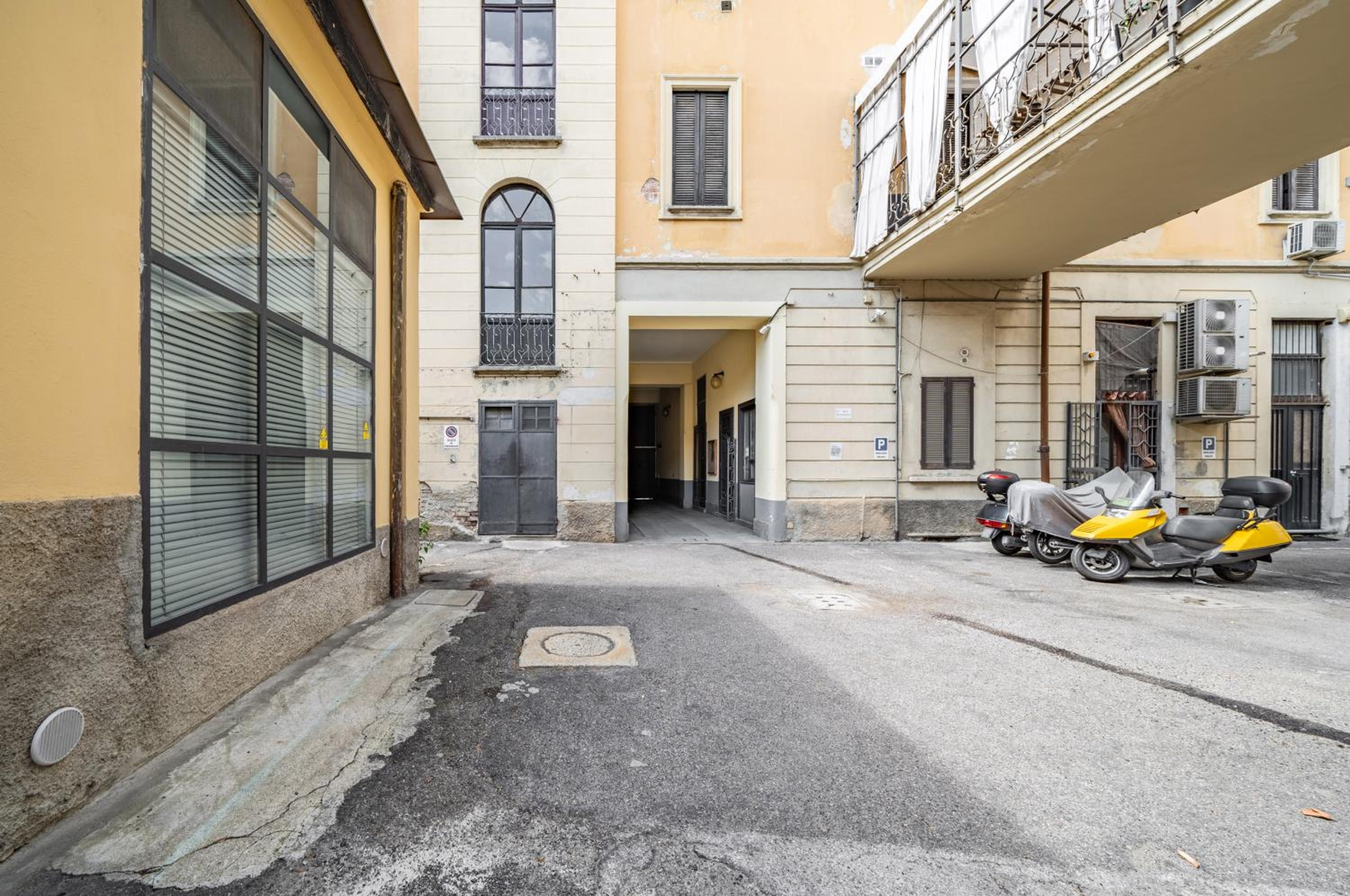Isola and Garibaldi District Lovely Apartment