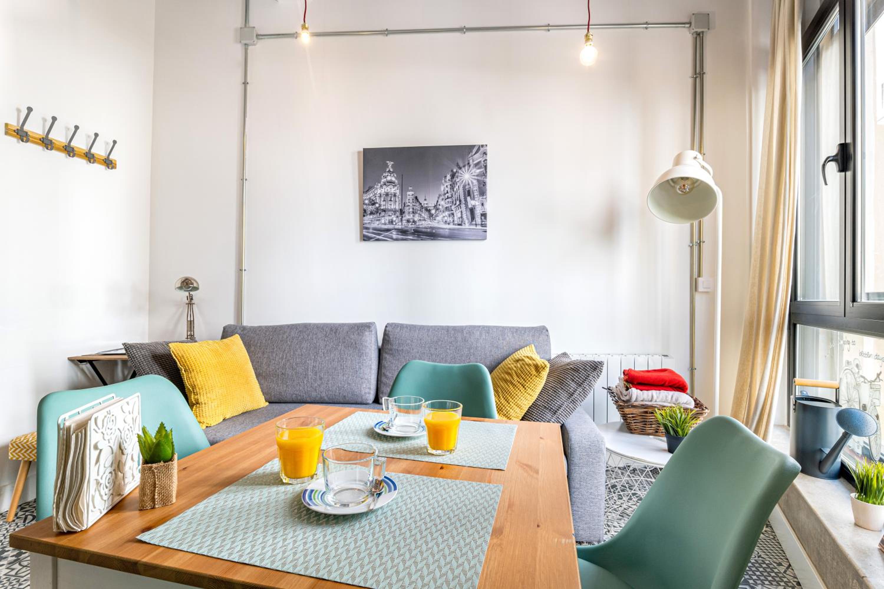 Vintage Apartment near Puerta del Sol