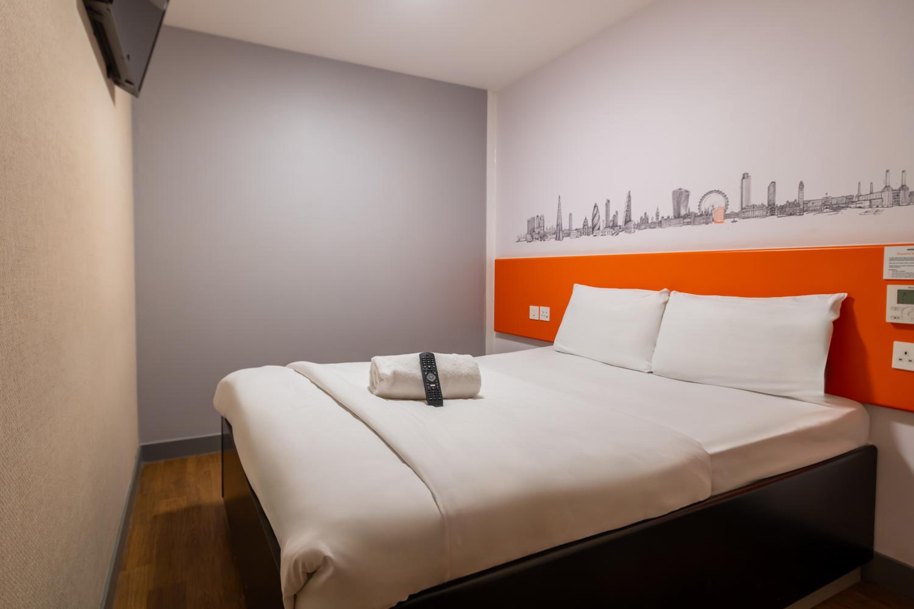 Croydon Vacations - easyHotel Croydon - Property Image 5