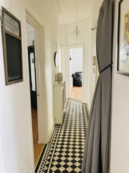 No.18 - Ground Floor apartment close to the beach