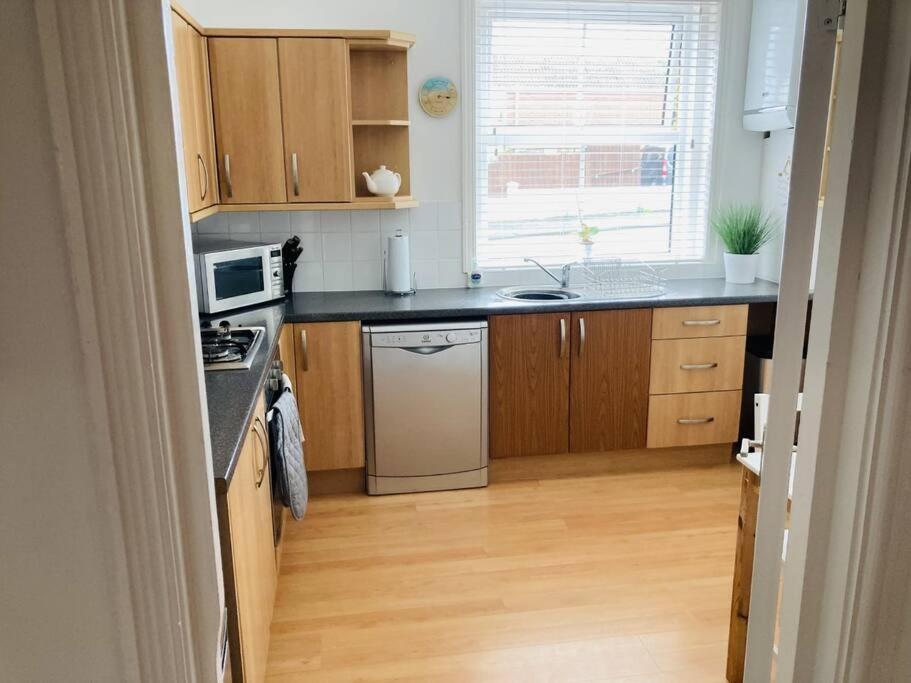No.18 - Ground Floor apartment close to the beach
