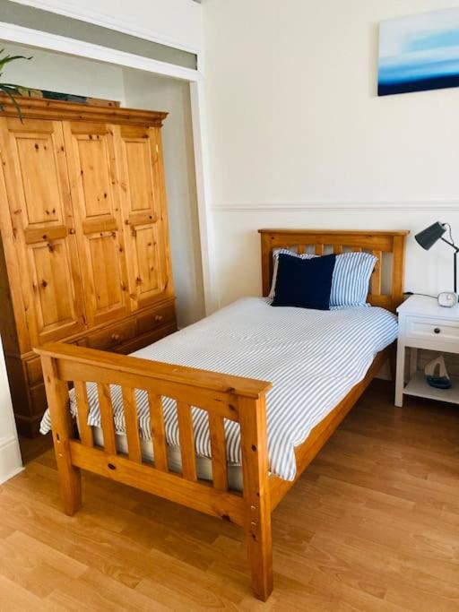 No.18 - Ground Floor apartment close to the beach