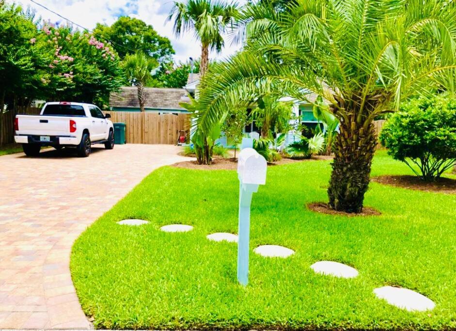 Jacksonville Blue Bungalow Retreat Comfortable 2 Bedroom Haven