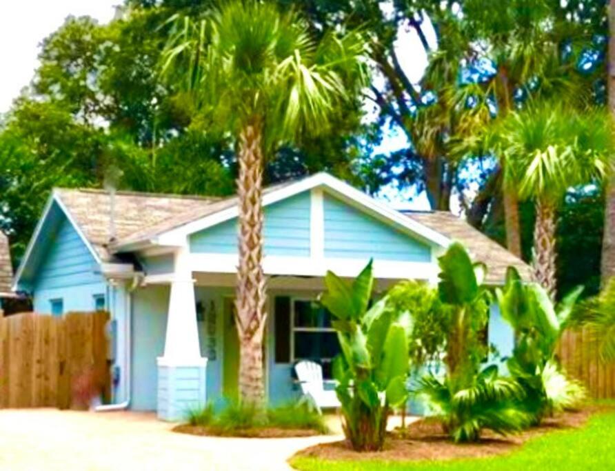 Jacksonville Blue Bungalow Retreat Comfortable 2 Bedroom Haven