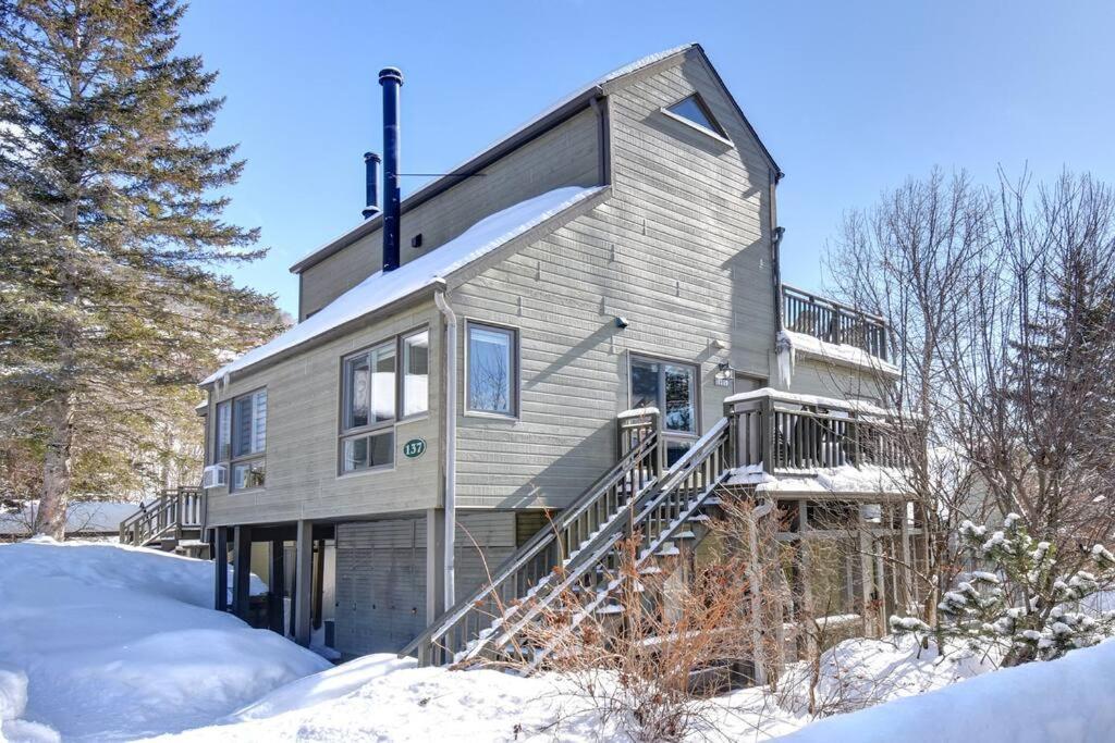 Cozy Chalet in the Mont Tremblant Ski Village