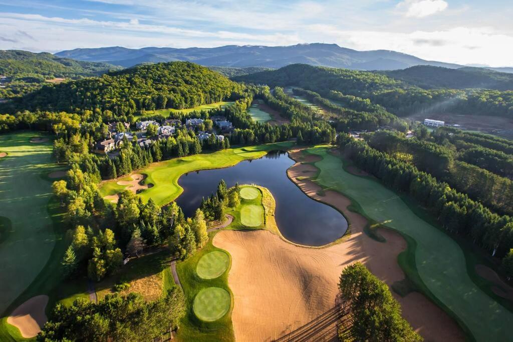 Cozy Chalet on the 9th Hole La Bête Pool Golf
