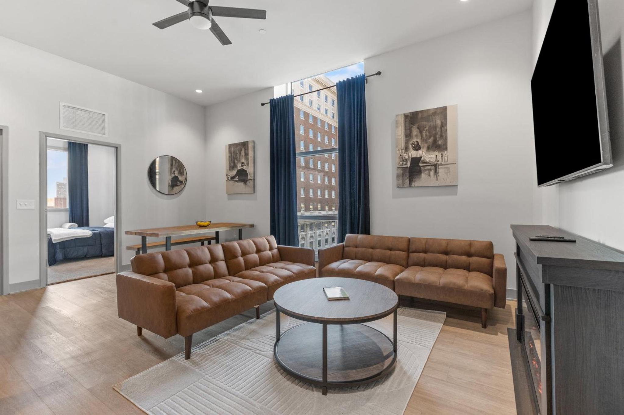 Richmond Vacations - 175 LEX - Walkable Downtown Lexington  Rupp Arena - Full Condos - Property Image 1