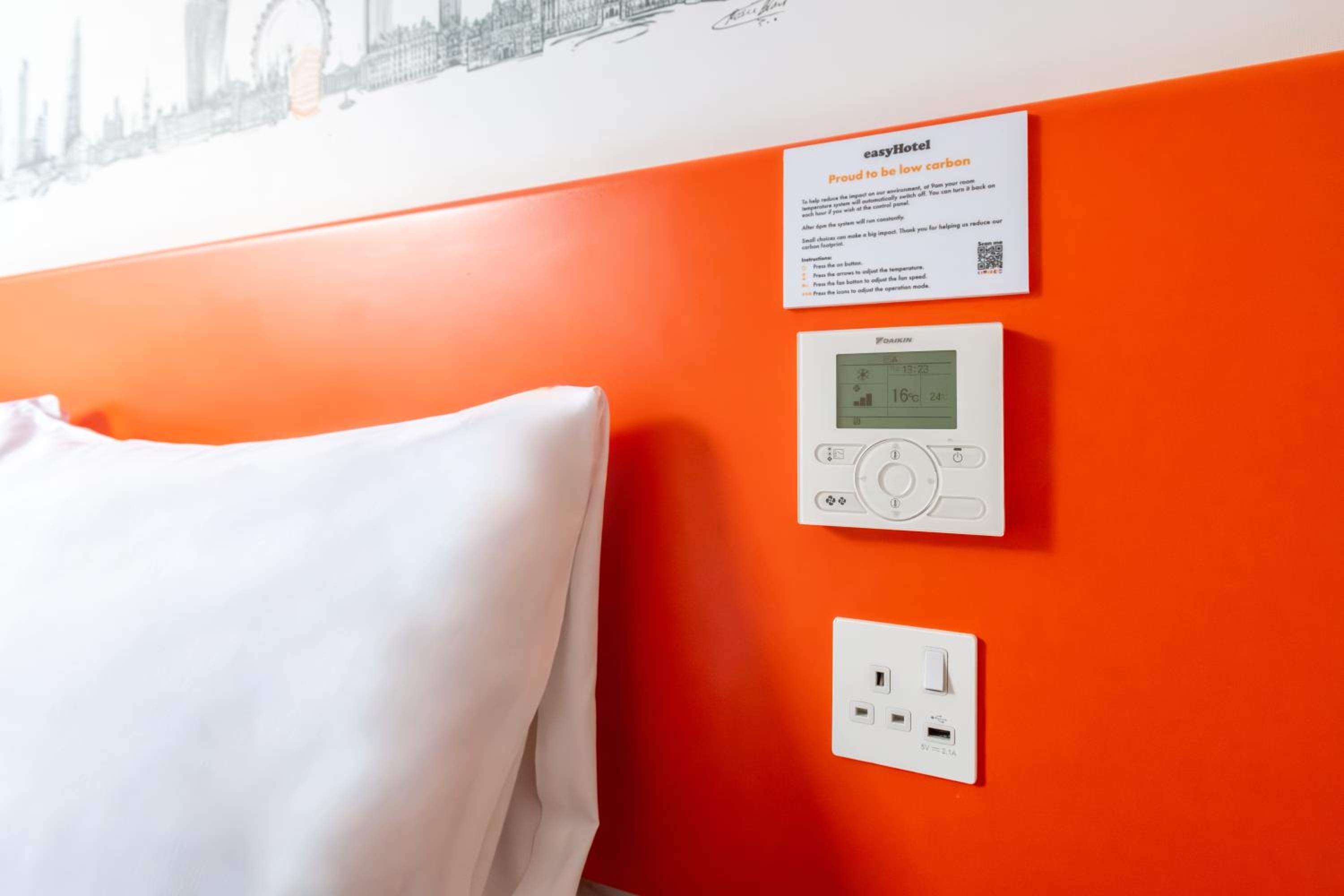 Croydon Vacations - easyHotel Croydon - Property Image 6