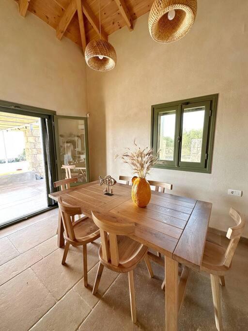 Elaionas Stonehouse