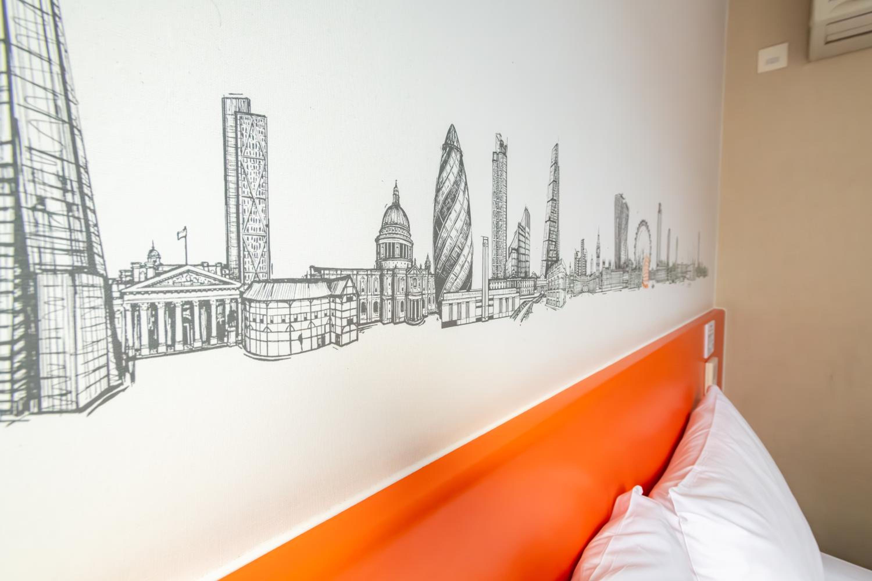 Croydon Vacations - easyHotel Croydon - Property Image 10