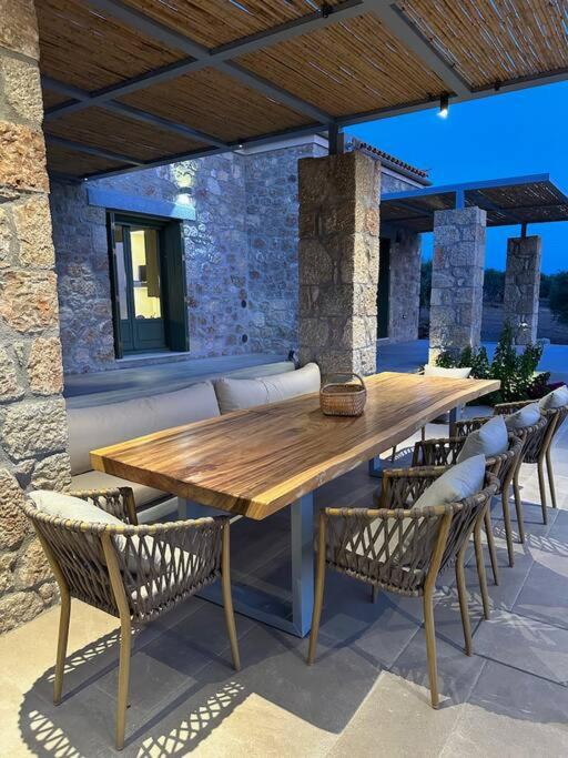 Elaionas Stonehouse