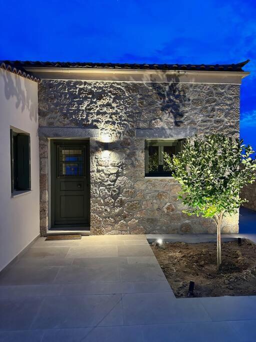 Elaionas Stonehouse