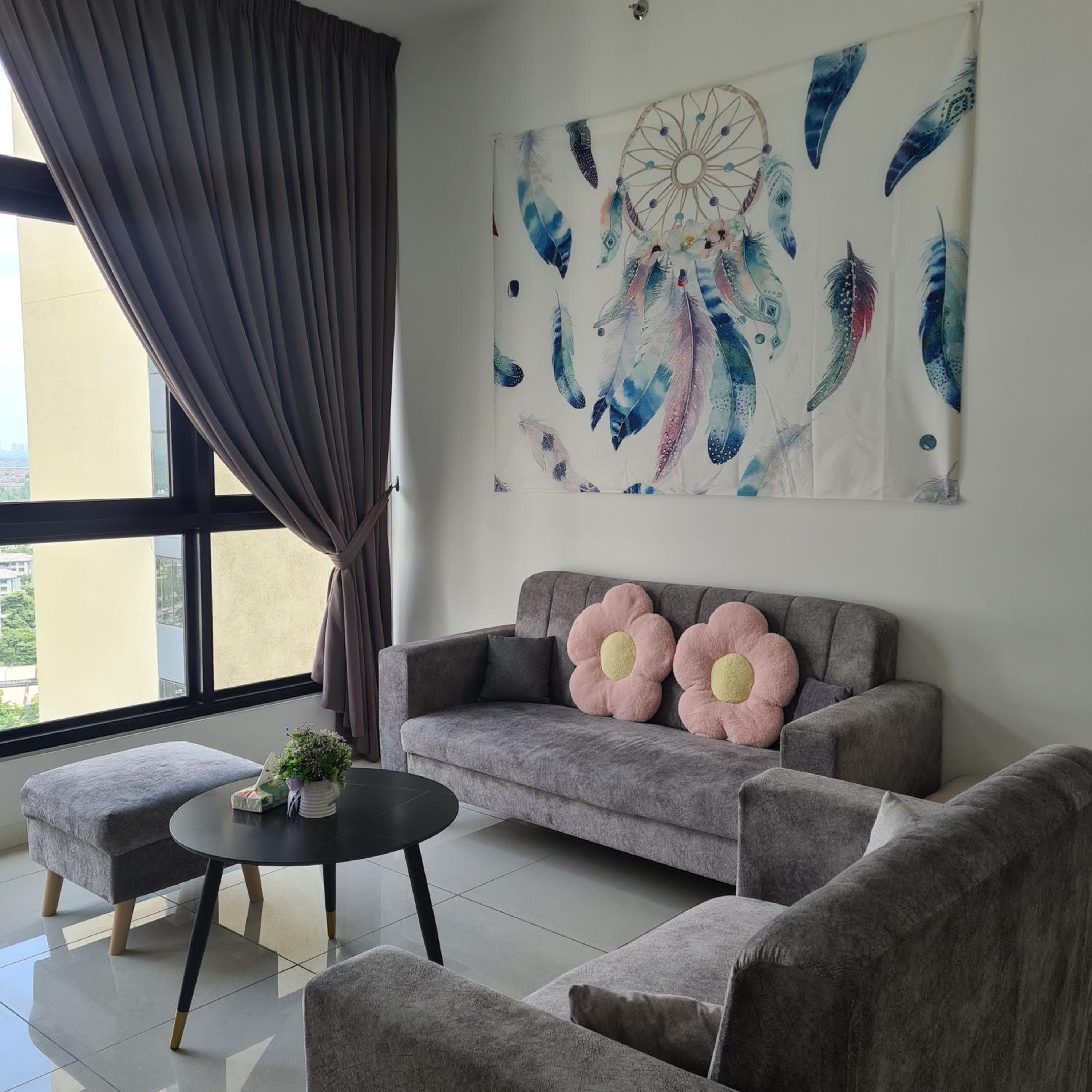 Paradigm Residence 3 bedrooms above Paradigm Mall for 8 pax by GDRAGON HomeStay