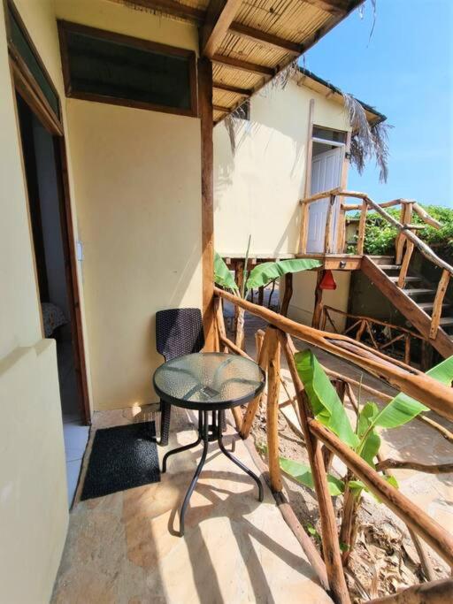 Bright Bungalow 2- Close to ocean view 4