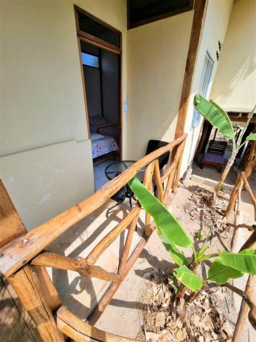 Bright Bungalow 2- Close to ocean view 5