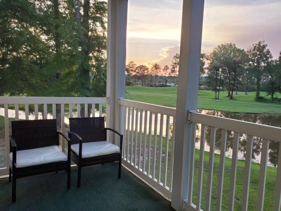 Lovely 1-bedroom Condo in River Oaks Golf Villa view 2