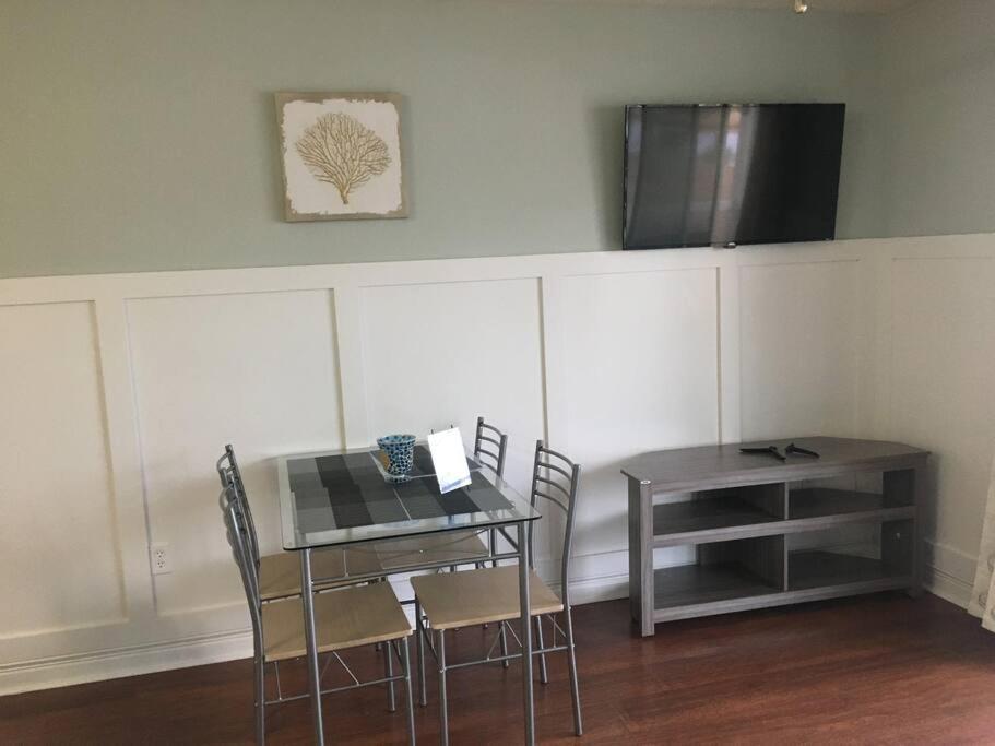 Lovely 1-bedroom Condo in River Oaks Golf Villa view 5