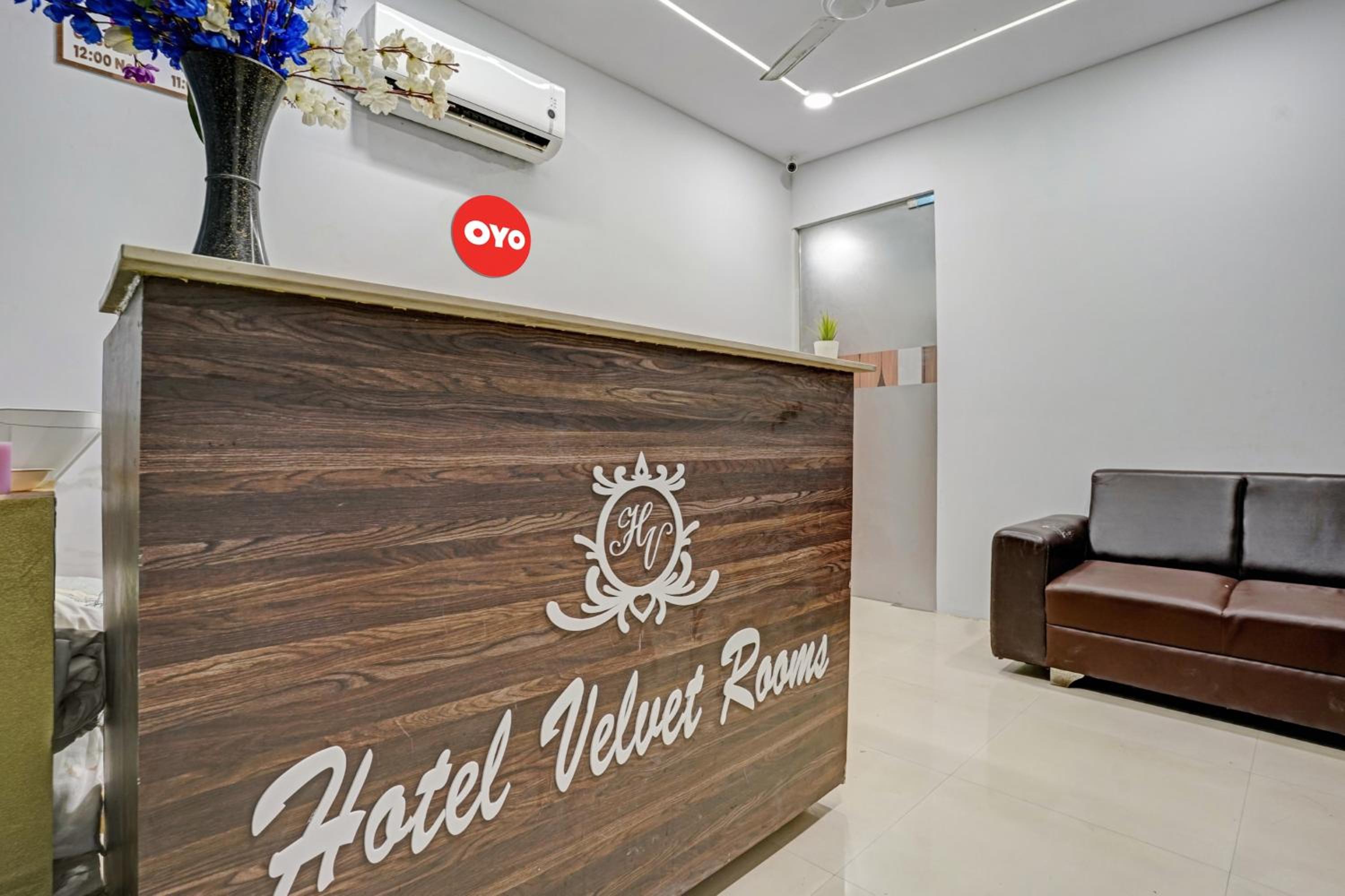 OYO Flagship 81234 Hotel Velvet Rooms view 3