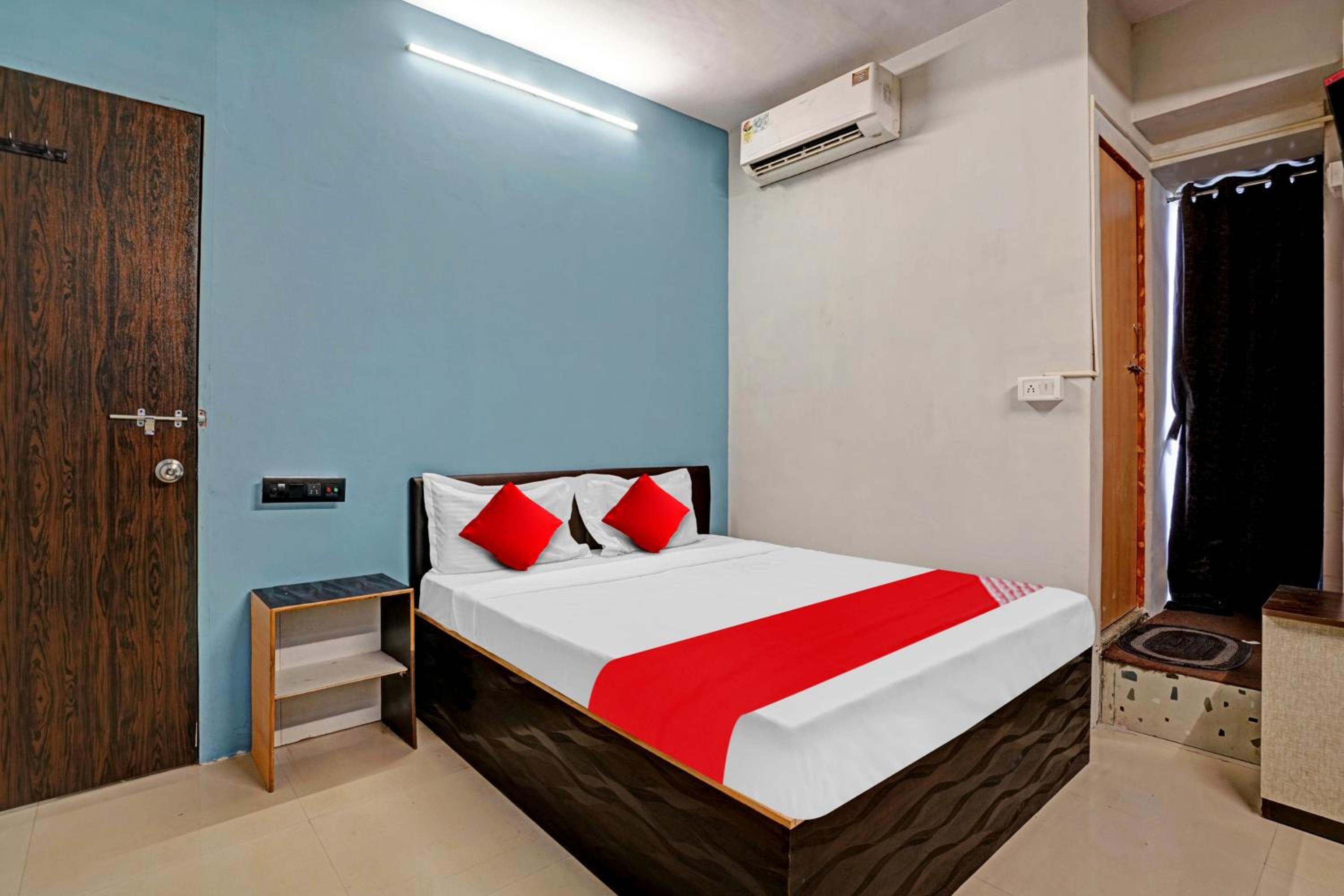 OYO Flagship 81234 Hotel Velvet Rooms view 5