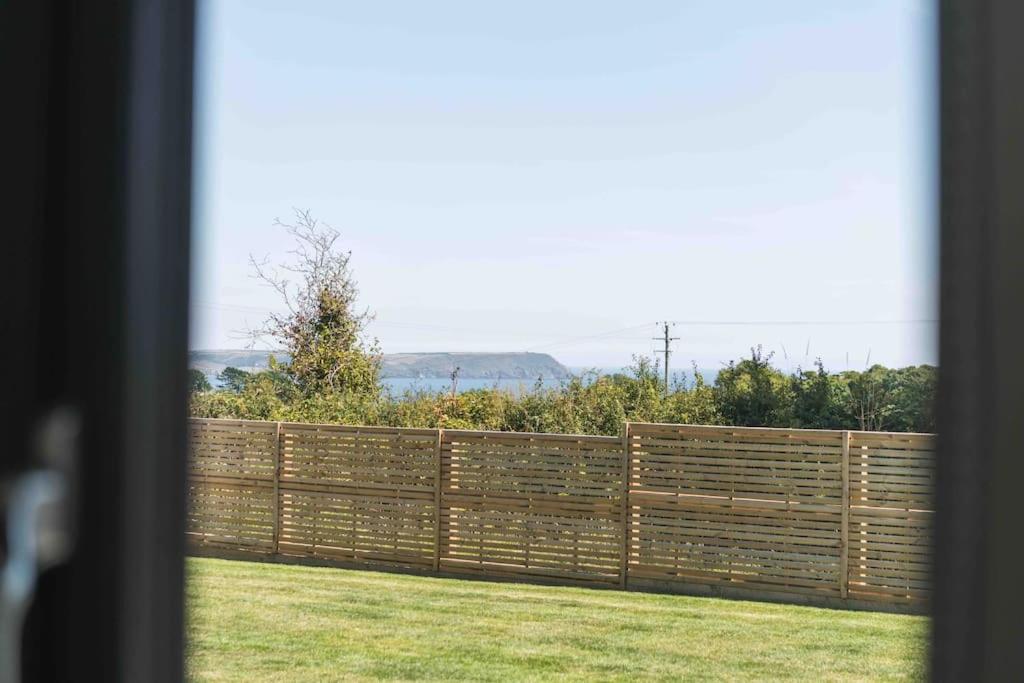 The Lodge at Camels: idyllic lodge on the Roseland view 2