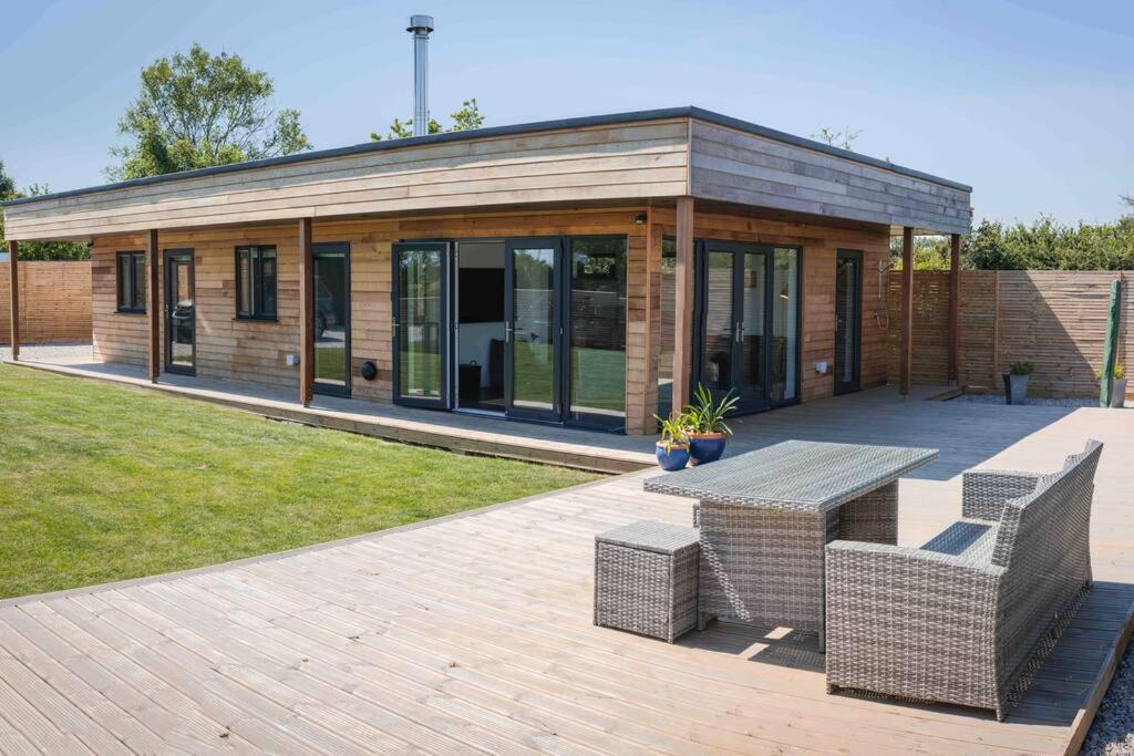 The Lodge at Camels: idyllic lodge on the Roseland view 3