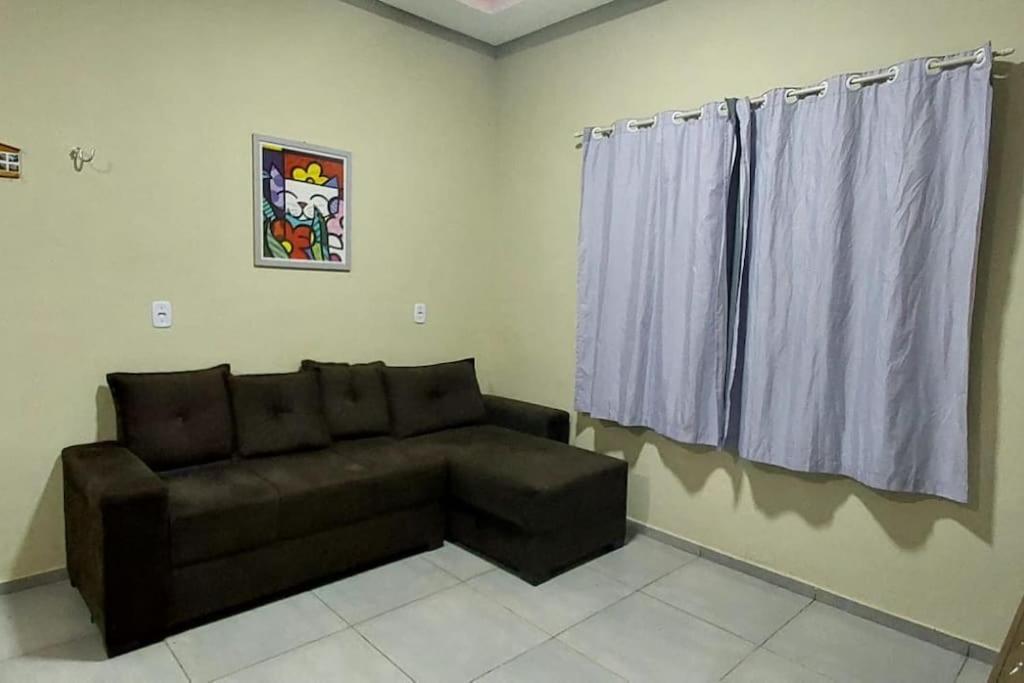 Casa Completa com 2 Quartos e Garagem