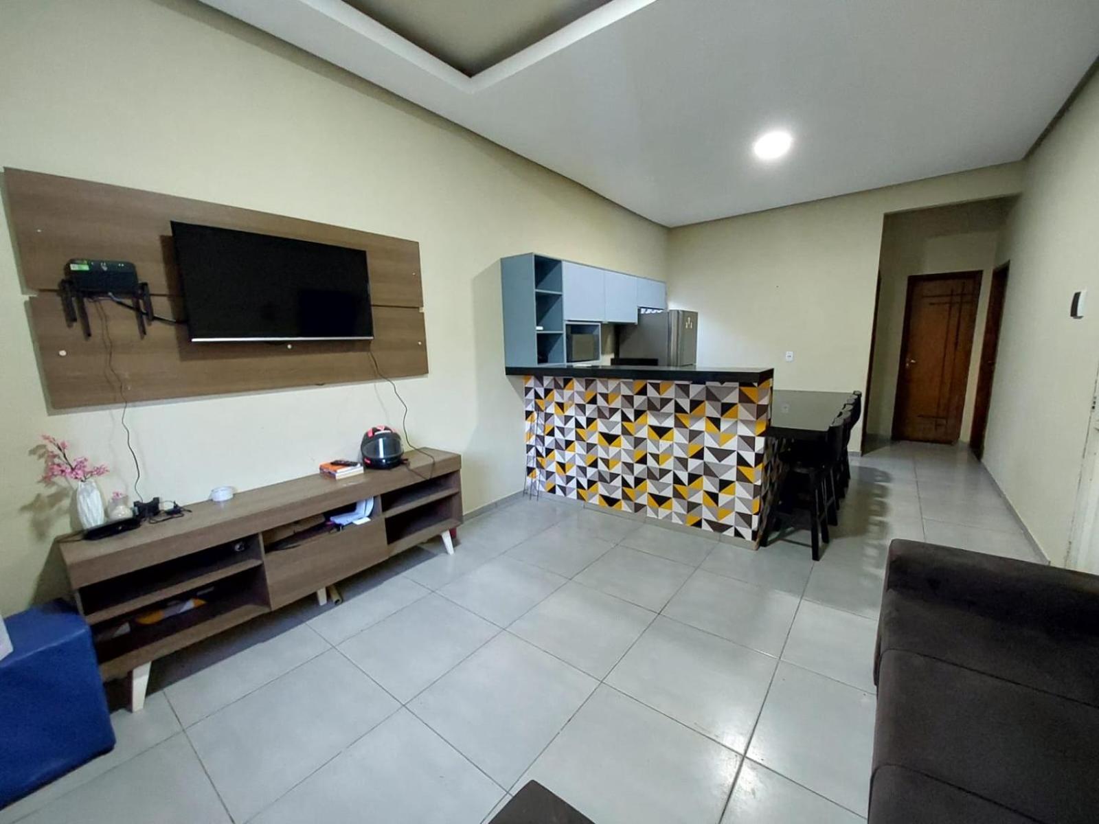 Casa Completa com 2 Quartos e Garagem