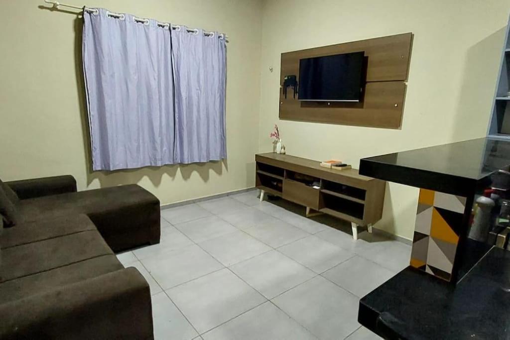 Casa Completa com 2 Quartos e Garagem