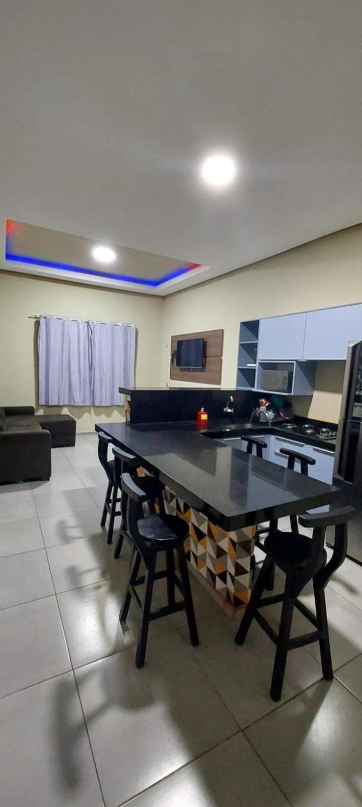 Casa Completa com 2 Quartos e Garagem