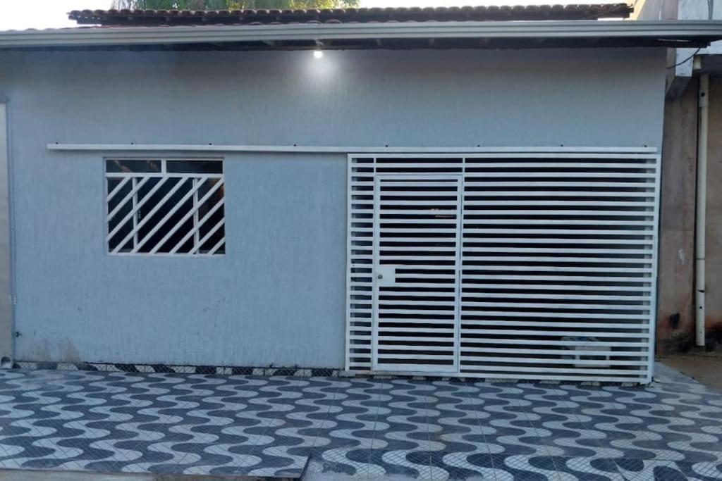 Casa Completa com 2 Quartos e Garagem
