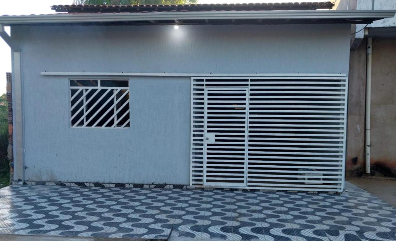 Casa Completa com 2 Quartos e Garagem