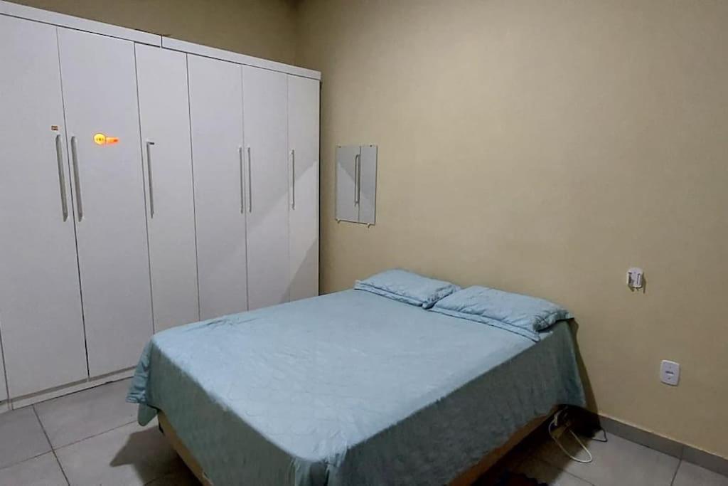 Casa Completa com 2 Quartos e Garagem