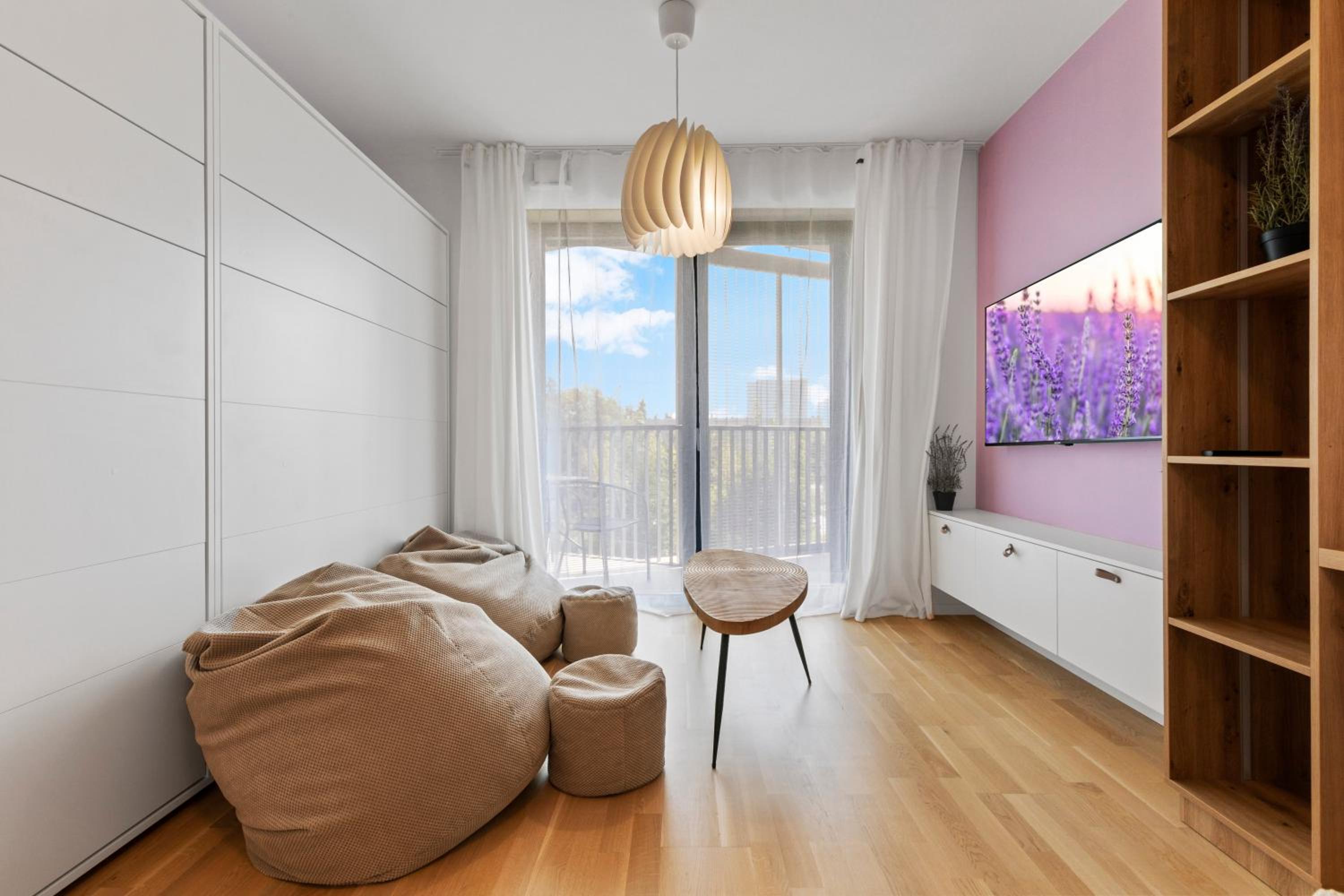 LAM Lavender - FREE PARKING view 2
