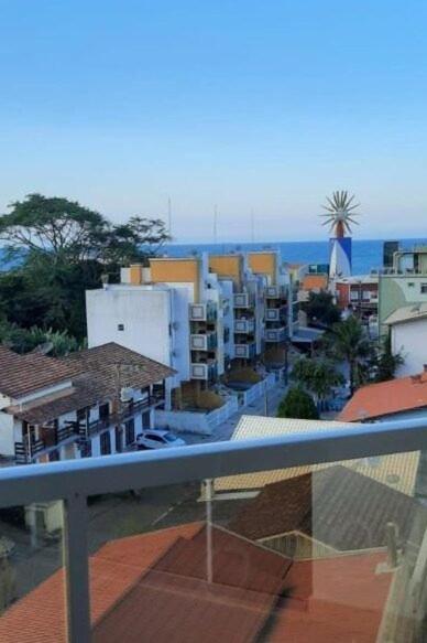 302- Apartamento com piscina em Bombinhas