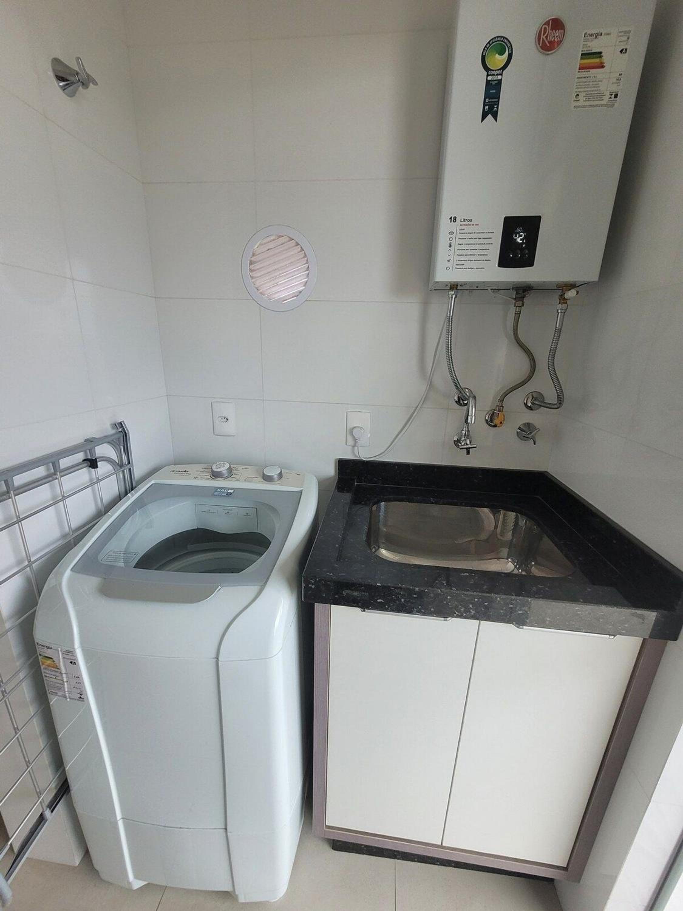 302- Apartamento com piscina em Bombinhas