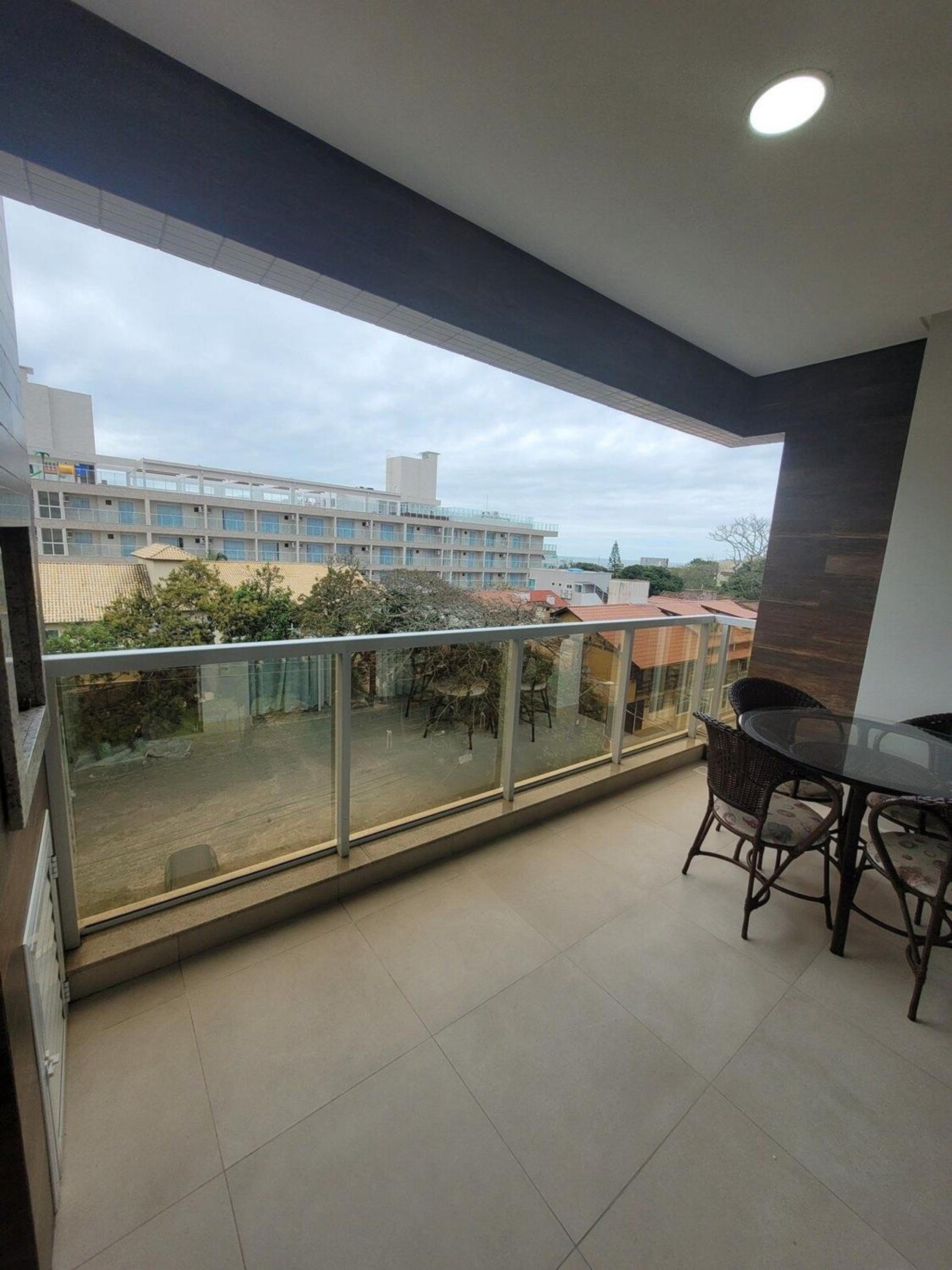 302- Apartamento com piscina em Bombinhas