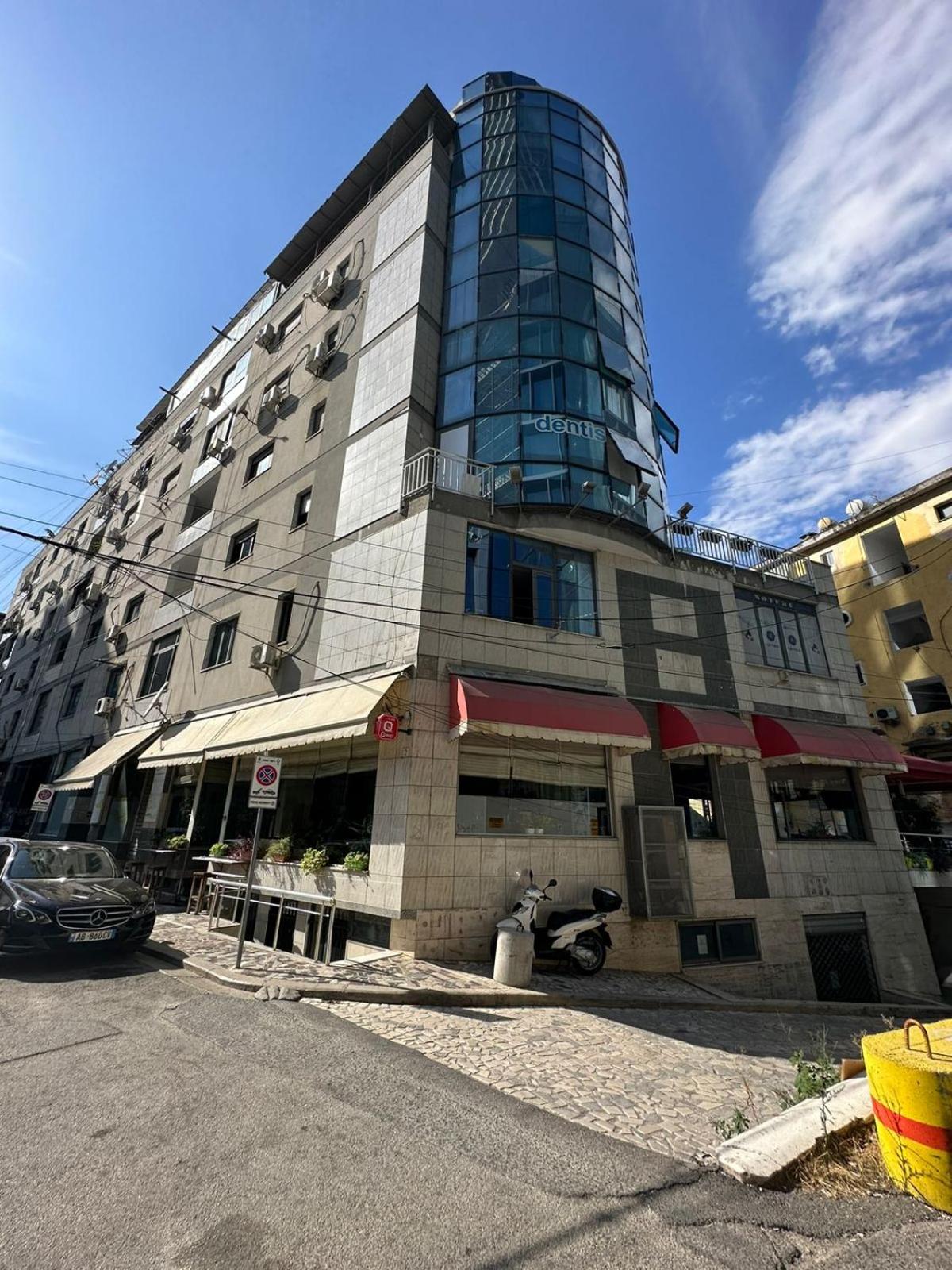 Enzo Rooms Center