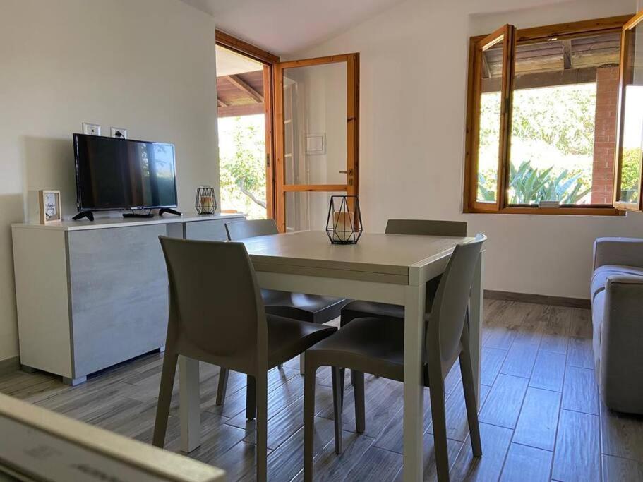 Villa Alice - Villetta con giardino privato a pochi minuti dal mare - Villasimius