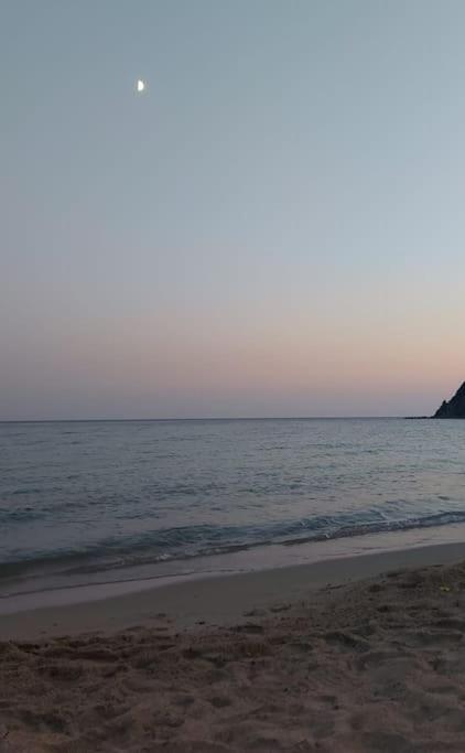 Villa Alice - Villetta con giardino privato a pochi minuti dal mare - Villasimius