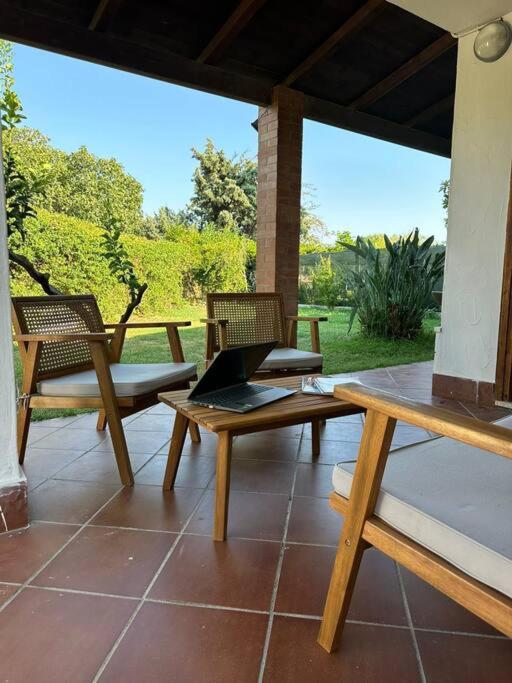Villa Alice - Villetta con giardino privato a pochi minuti dal mare - Villasimius