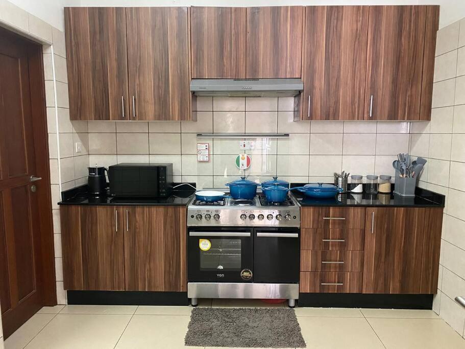 Homely 2-Bedroom at Victoria Place view 3