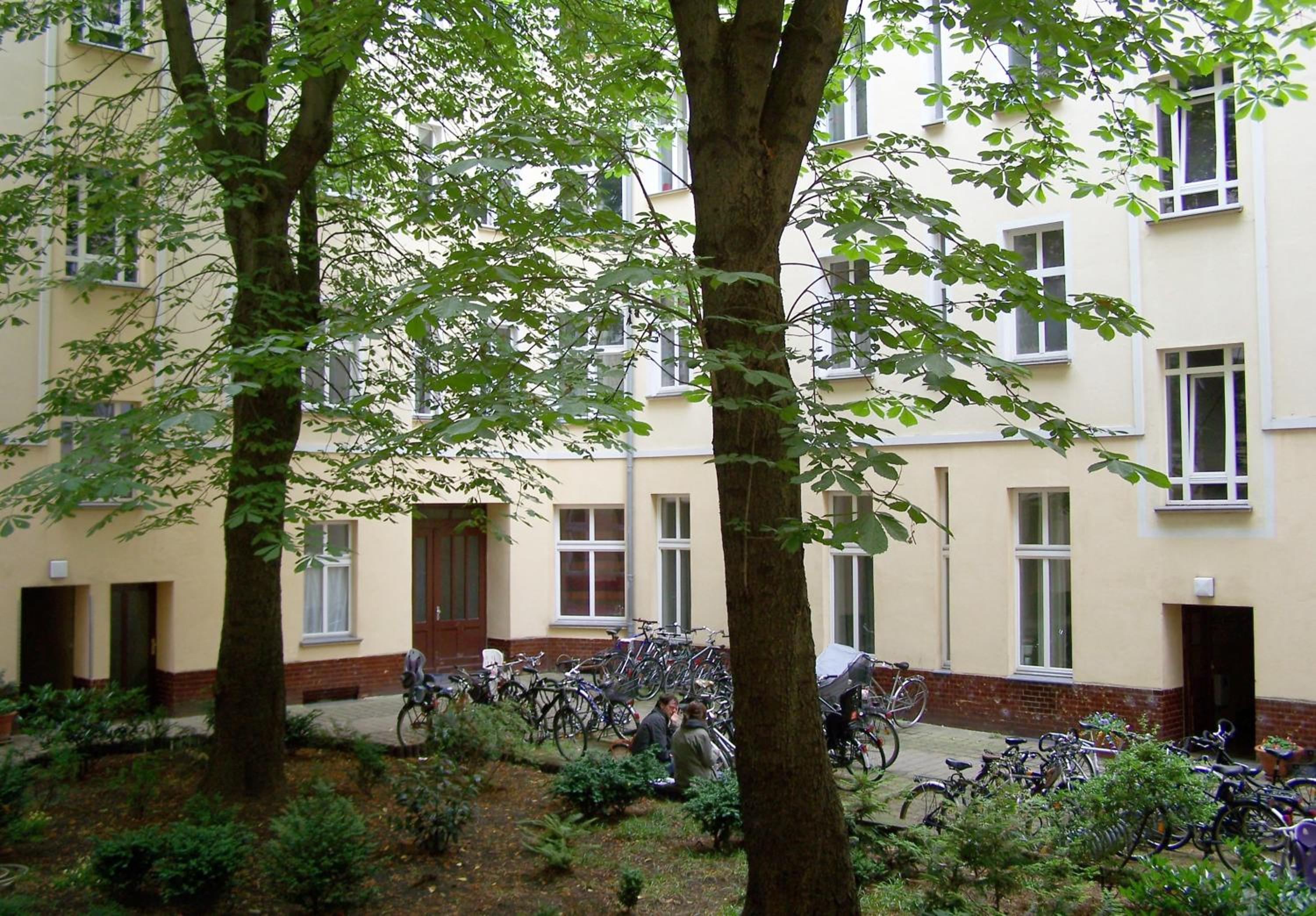 Quiet Courtyard Apartment (PB1)
