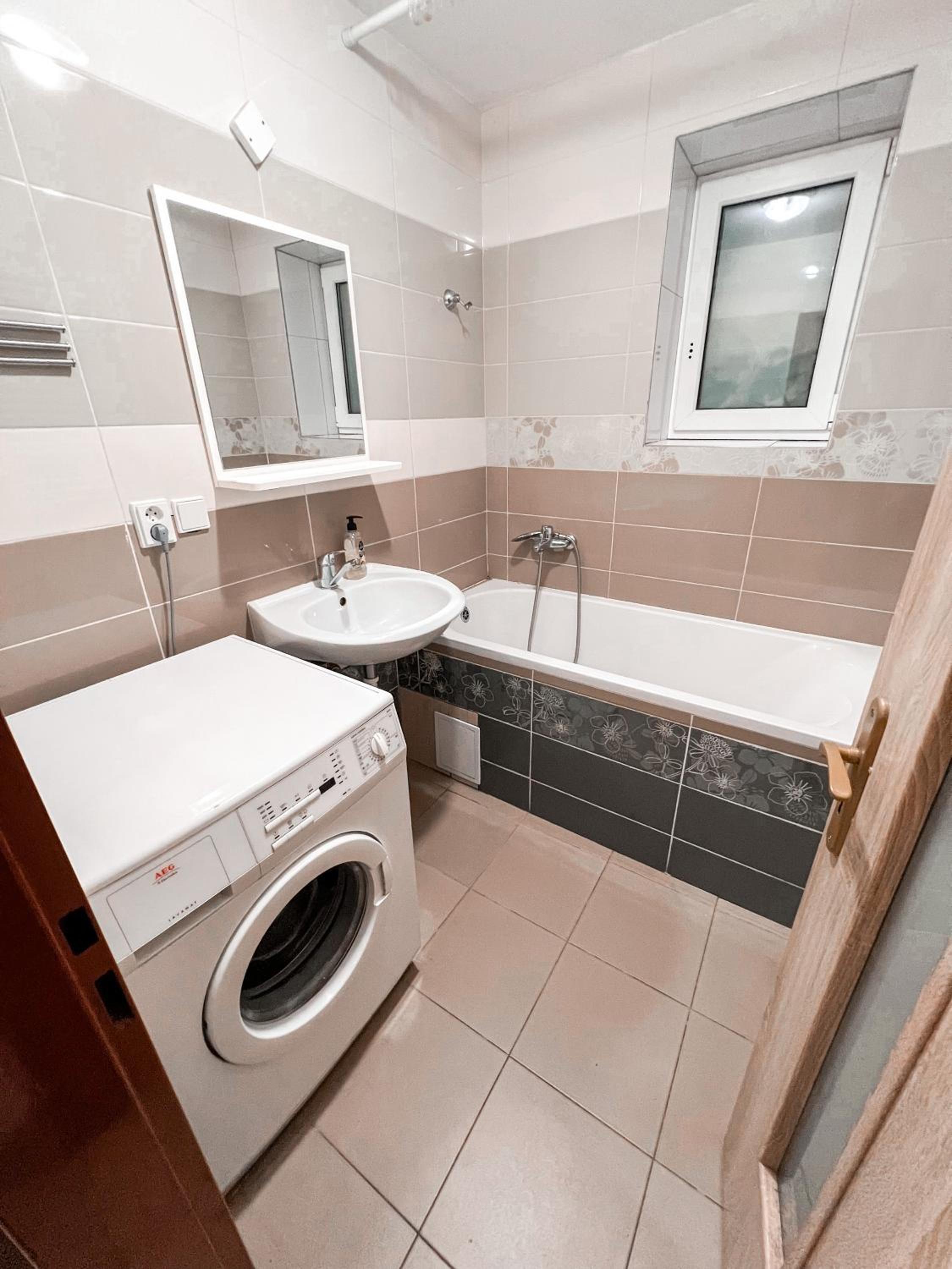 3 Apartments in 1 location