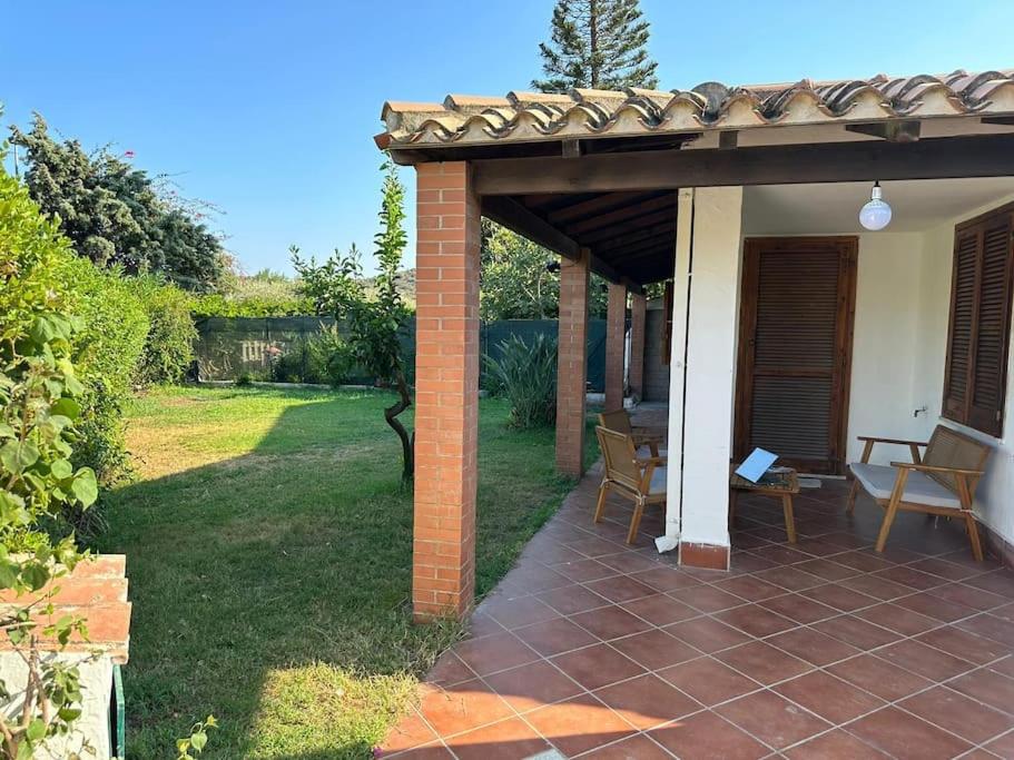 Villa Alice - Villetta con giardino privato a pochi minuti dal mare - Villasimius