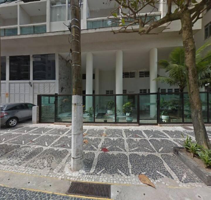 Apartamento Pé na Areia na Praia das Pitangueiras