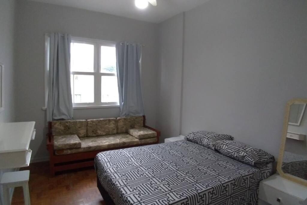 Apartamento Pé na Areia na Praia das Pitangueiras