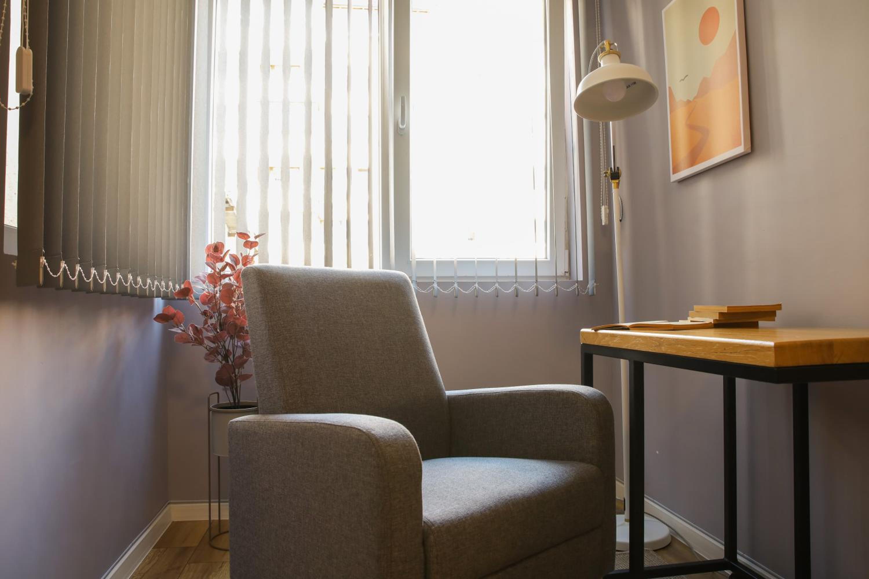 Mall of Sofia - UrbanLux Retreat, FREE Parking