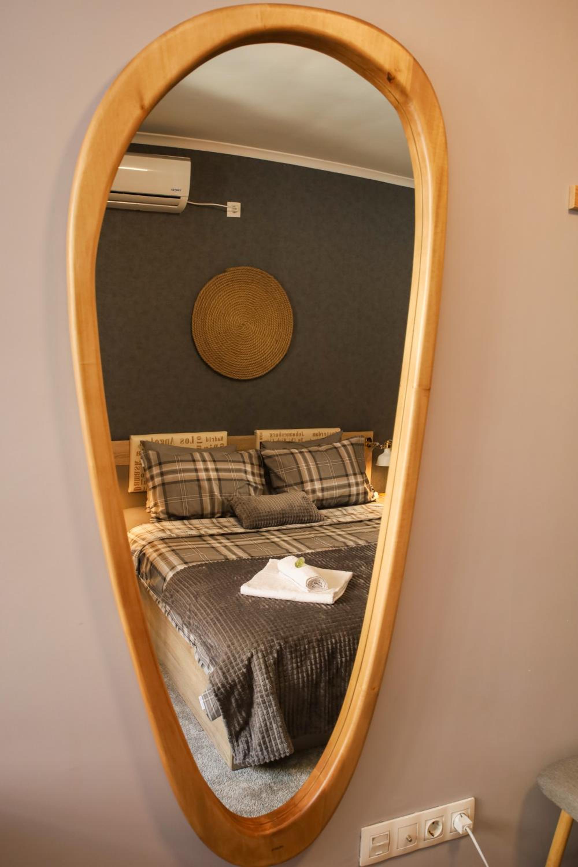 Mall of Sofia - UrbanLux Retreat, FREE Parking